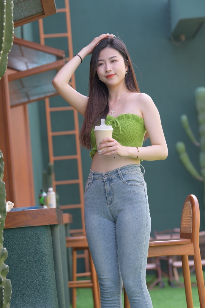 一上一下的运动的电影j9九游会登录三个人
